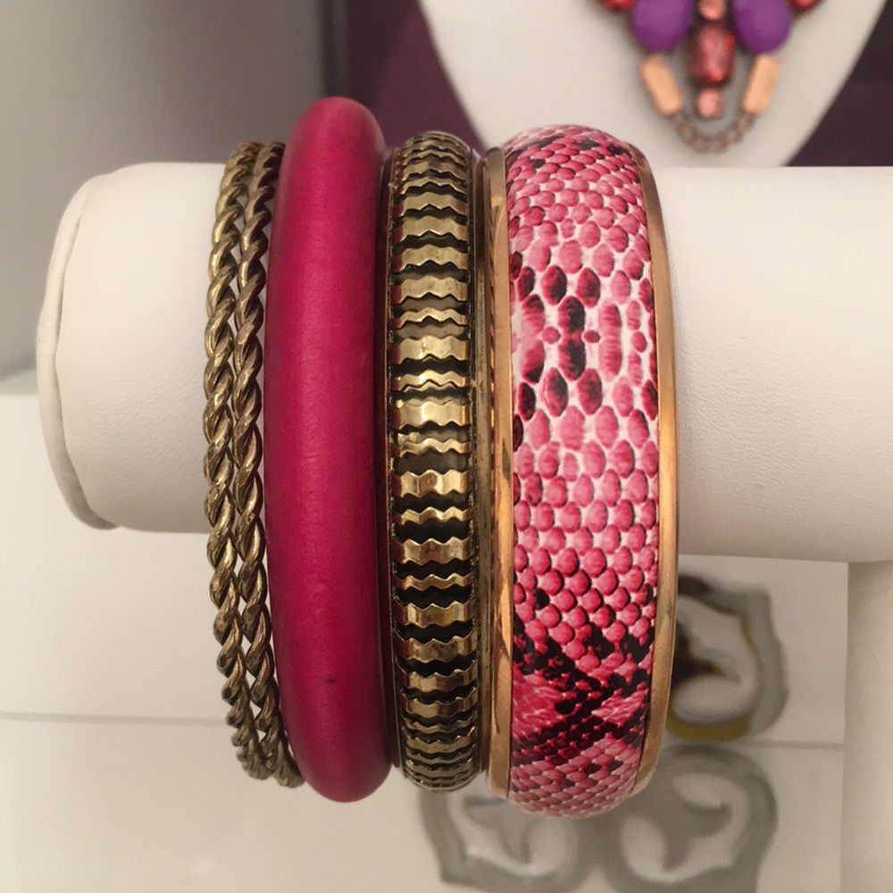 BOUTIQUE CLOSING! $5 Stackable Bangle Set - Picture 2 of 2